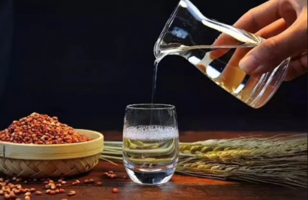 买白酒时认准“26760”这串数字，纯粮珍品，口感顺滑不上头